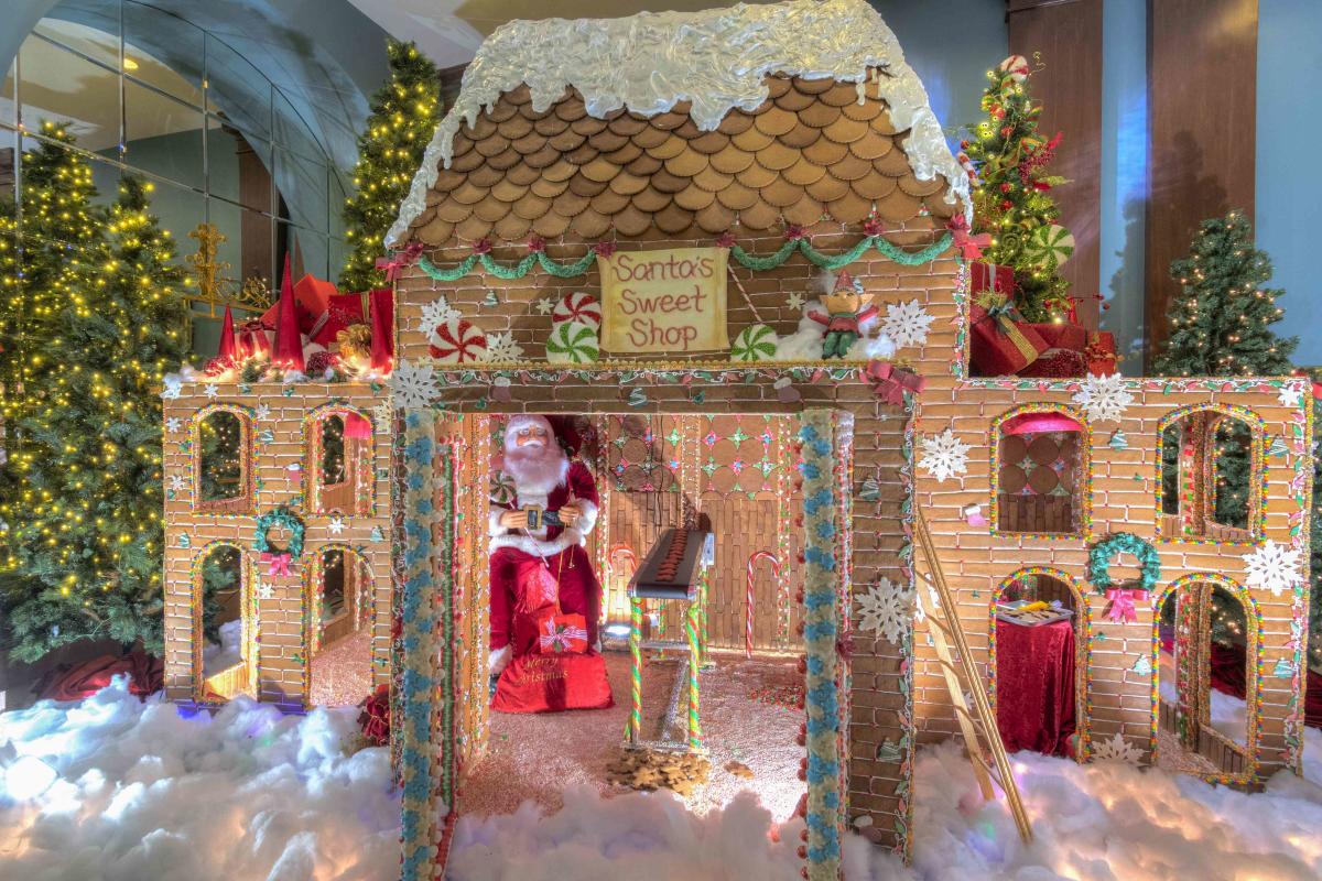 Starbucks Gingerbread Houses Holiday Decorations Food