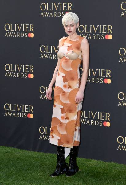 emma-corrin-balloon-dress-loewe-harry-lambert-olivier-awards