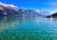 Grâce à son lac, dont sa superficie en fait une commune littorale au sens de la loi, Annecy s'empare de la première place.