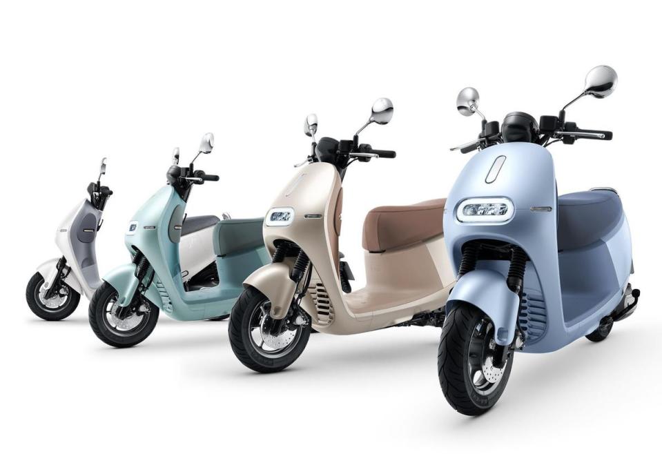 全新Gogoro Delight 有 Gogoro Delight 和 Gogoro Delight BASIC 兩款車型，前者有「璨光藍」、「裸光金」、「琉光綠」、「凝光白」等四種時尚色彩；後者則提供「柔霧白」色彩。