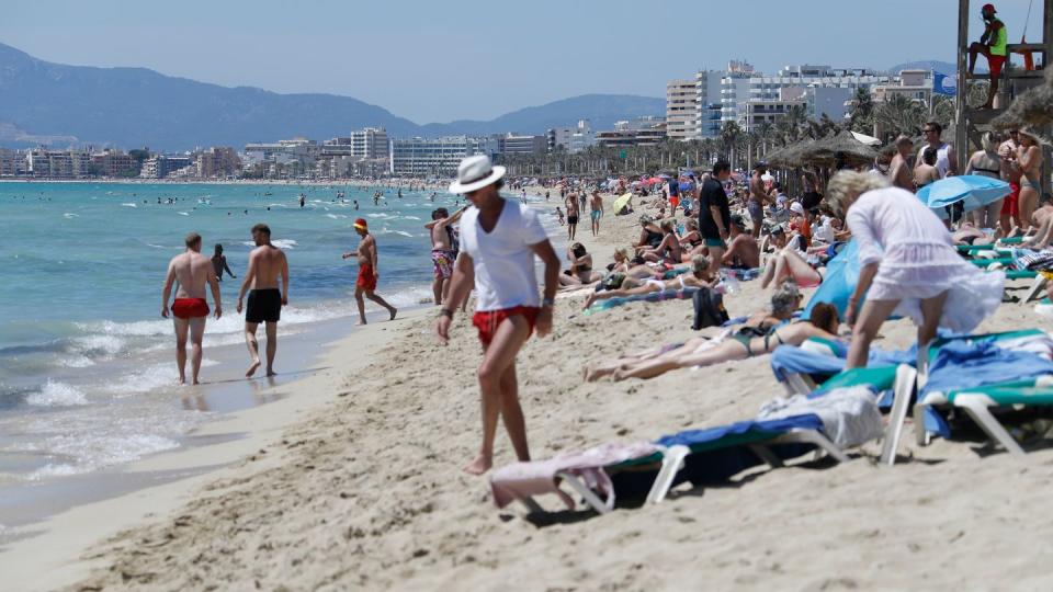 Keine Angst vor Strand-Gedränge: Viele Deutsche zieht es nach dem Corona-Sommer 2020 nach Mallorca.