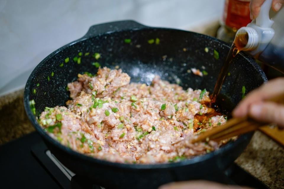 Arroz frito en casa, receta rápida