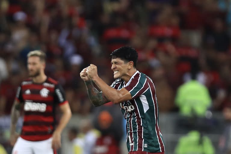 Germán Cano de Fluminense celebra después de anotar el segundo gol de su equipo durante el partido final de 1ra pierna del Campeonato Carioca 2022 entre Flamengo en el Estadio Maracaná el 30 de marzo de 2022