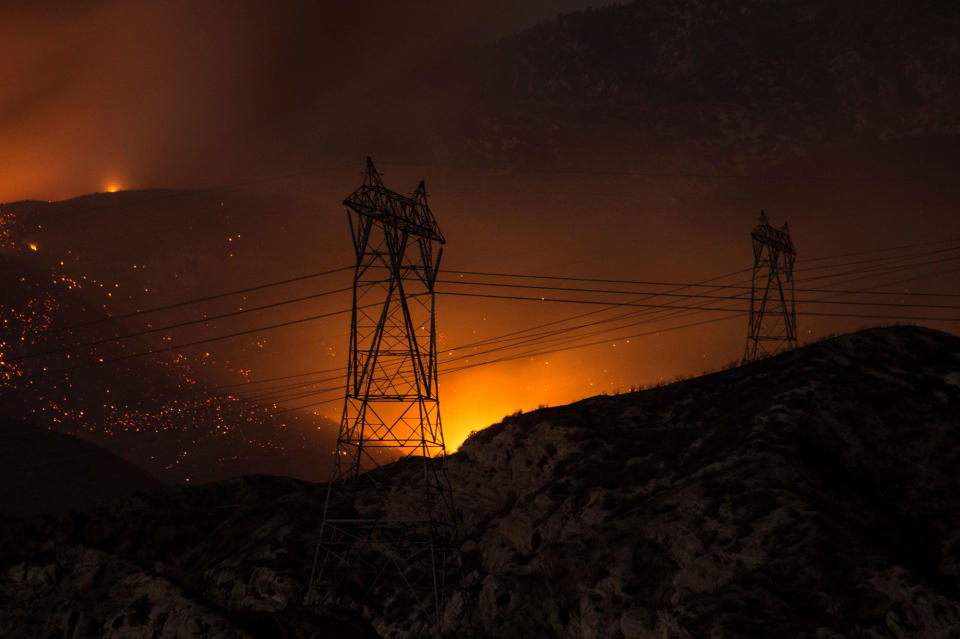 Southern California wildfire forces evacuations