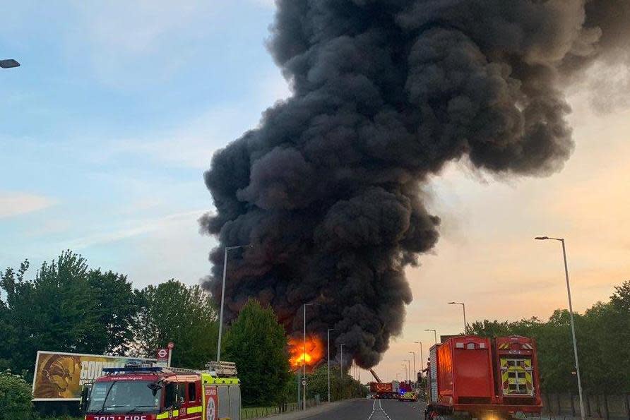 Tottenham fire: Large blaze breaks out at warehouse as huge plumes of smoke are visible for miles