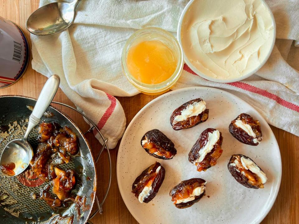 Caramelized Honey Onions with Mascarpone (Ayesha Erkin)