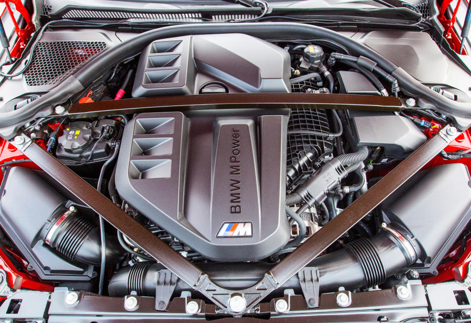 搭載3.0升 M TwinPower Turbo直列六缸引擎，最大馬力高達460德制馬力，最大扭力56.1kgm，零百加速僅需4.1秒即可完成。