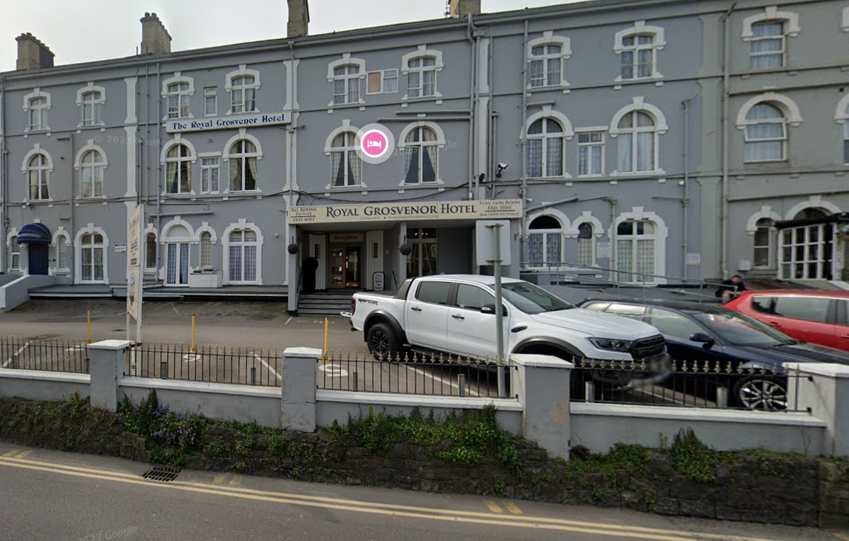 Police were called to reports of a robbery at the Royal Grosvenor Hotel in Weston-super-Mare  (Google Maps)