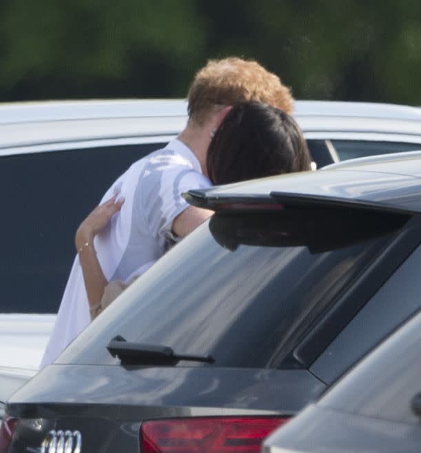 prince harry meghan markle kiss