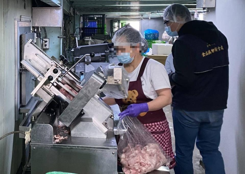 台中市啟動肉類加工食品製造業稽查。（記者徐義雄攝）