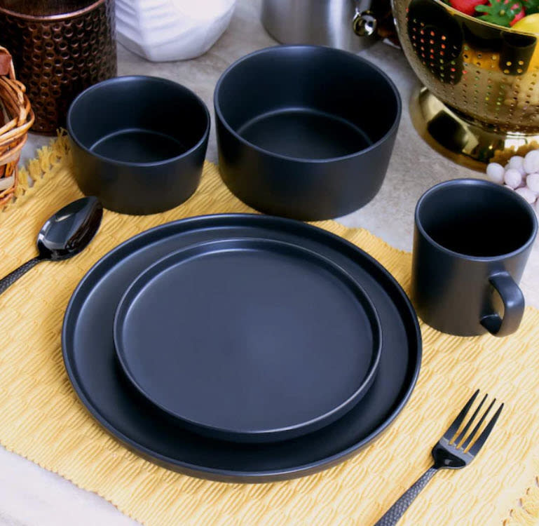 matte black plate, bowl and mug set