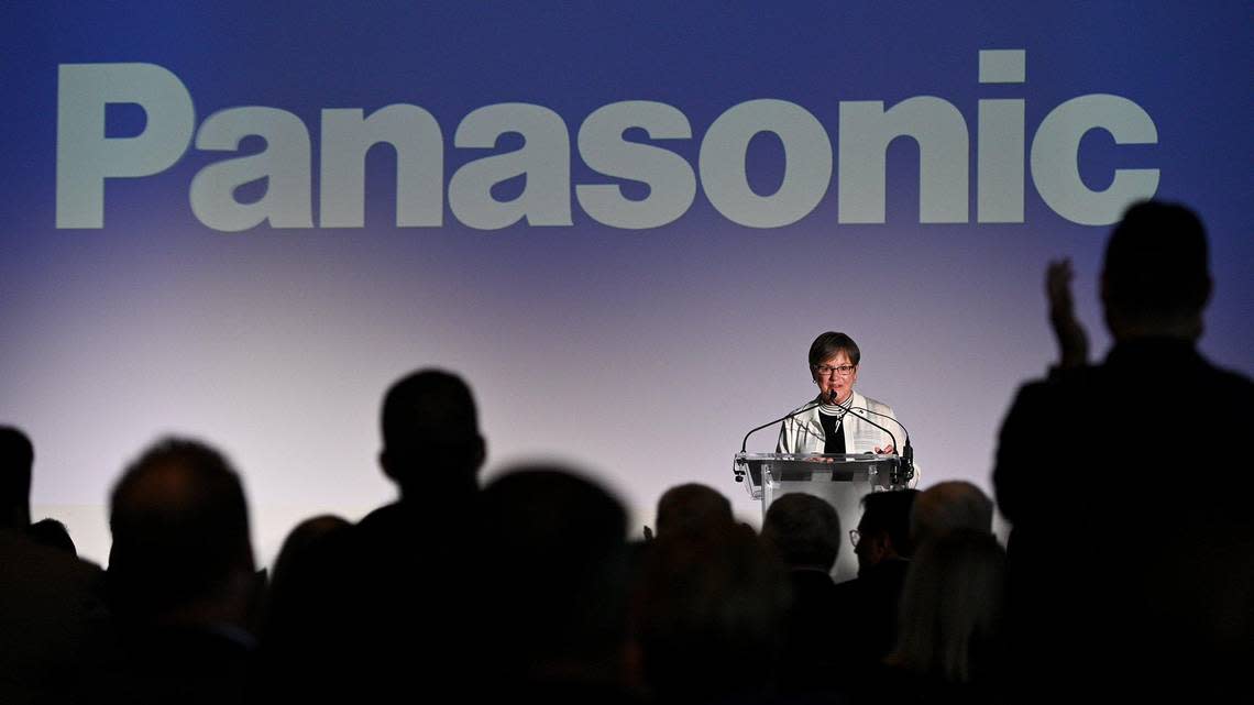 Kansas Gov. Laura Kelly received a standing ovation after announcing details of a plan to build a 4 billion Panasonic EV battery plant near De Soto.