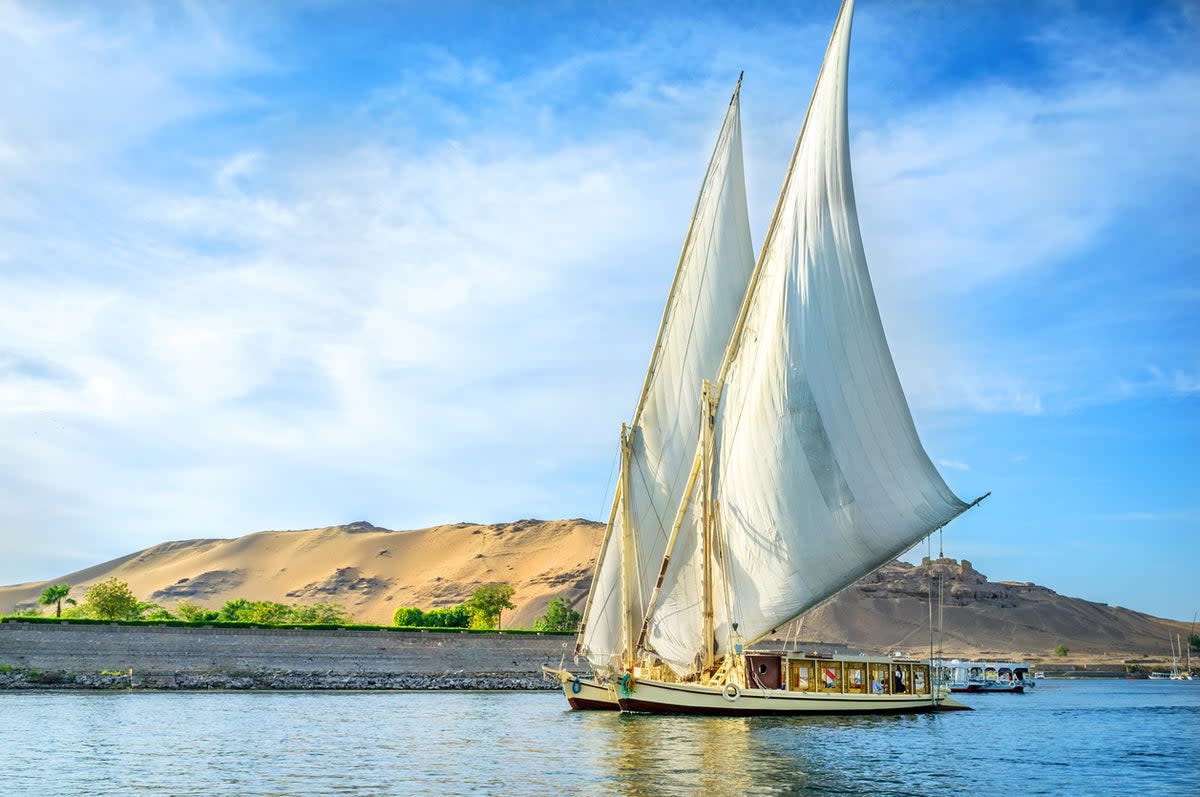 Cruise to Banana Island for fresh fruit and Egyptian tea (Getty Images/iStockphoto)