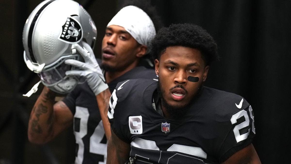 Josh Jacobs holdout: Broncos, Chiefs showing interest in disgruntled  Raiders RB, per report 