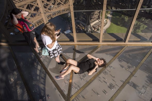 Eiffel Tower unveils new glass floor attraction