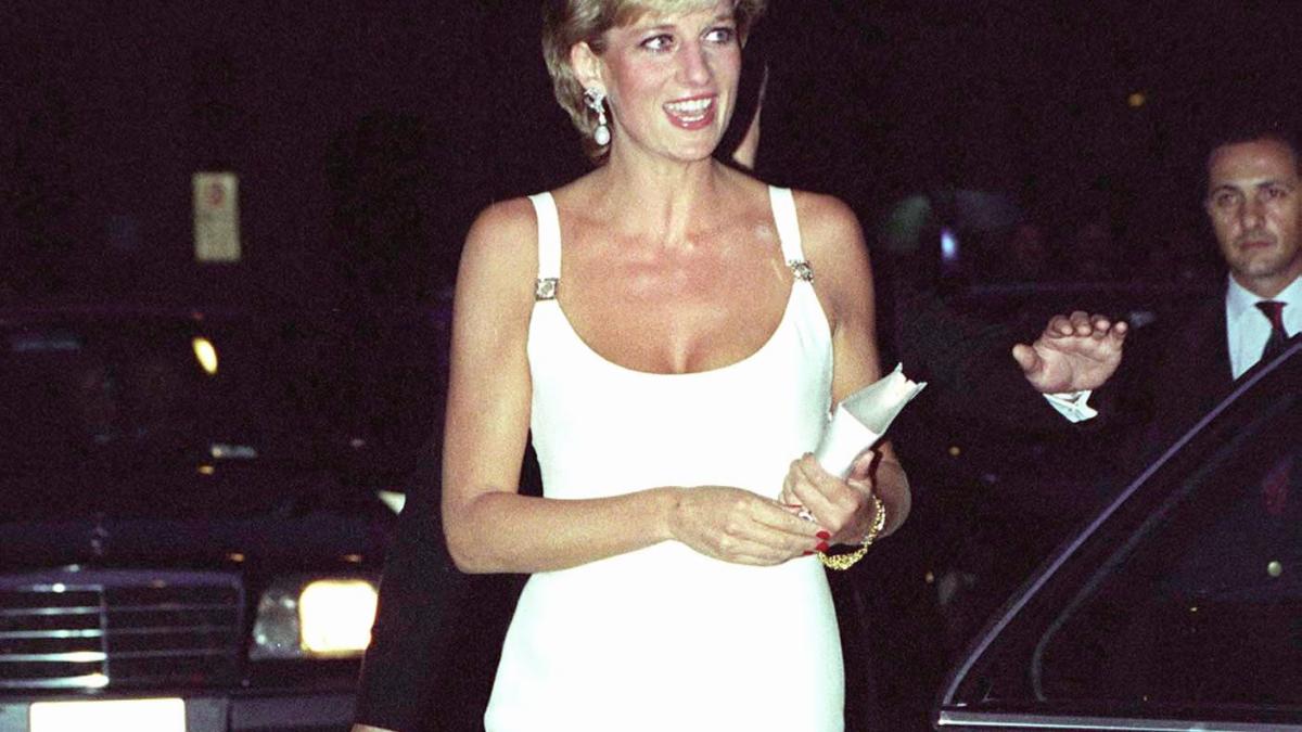 Did Princess Diana and Dodi Al Fayed Really Hide in a Jewelry Store?