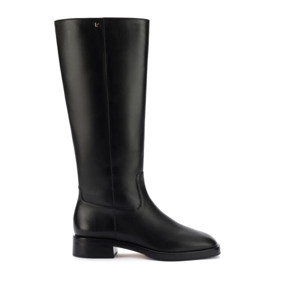 Irina Shayk Brings Back Equestrian Boots Trend for Rainy Day in NYC