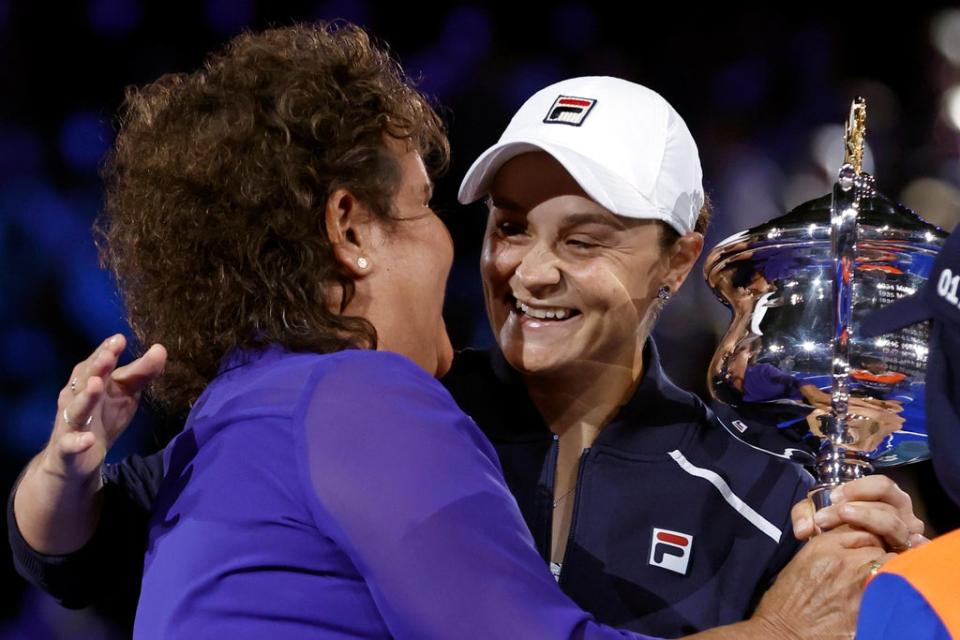 Ashleigh Barty, right, receives the Daphne Akhurst Memorial Cup from Evonne Goolagong Cawley (Hamish Blair/AP) (AP)