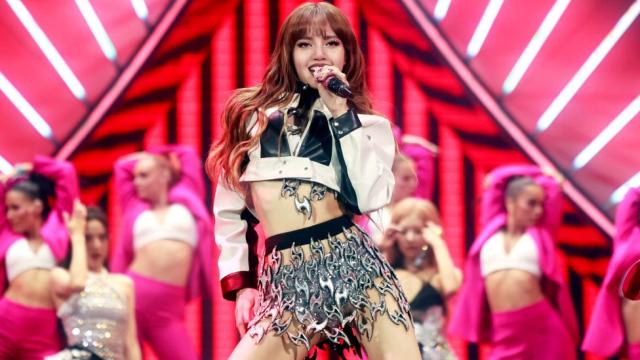 Major Korean Media Outlets Report BLACKPINK's Lisa Is Dating