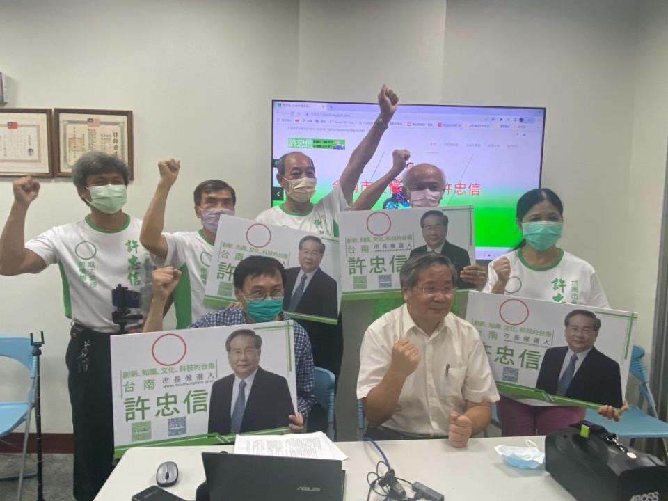 許忠信捲土重來參選台南市長。（記者張淑娟攝）