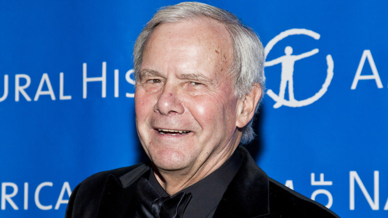 NEW YORK - NOVEMBER 18: Tom Brokaw attends American Museum of Natural History Gala on November 18, 2010 in New York, City.