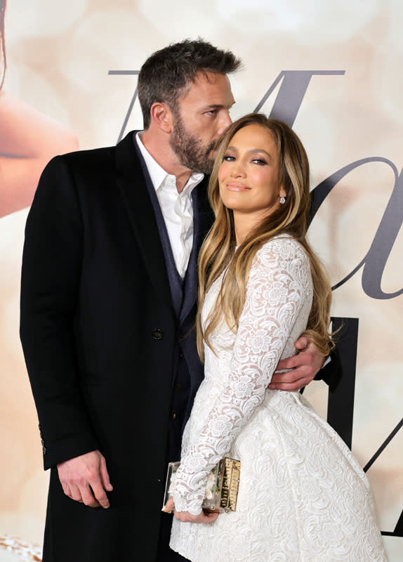 Jennifer Lopez y Ben Affleck anuncian su boda
