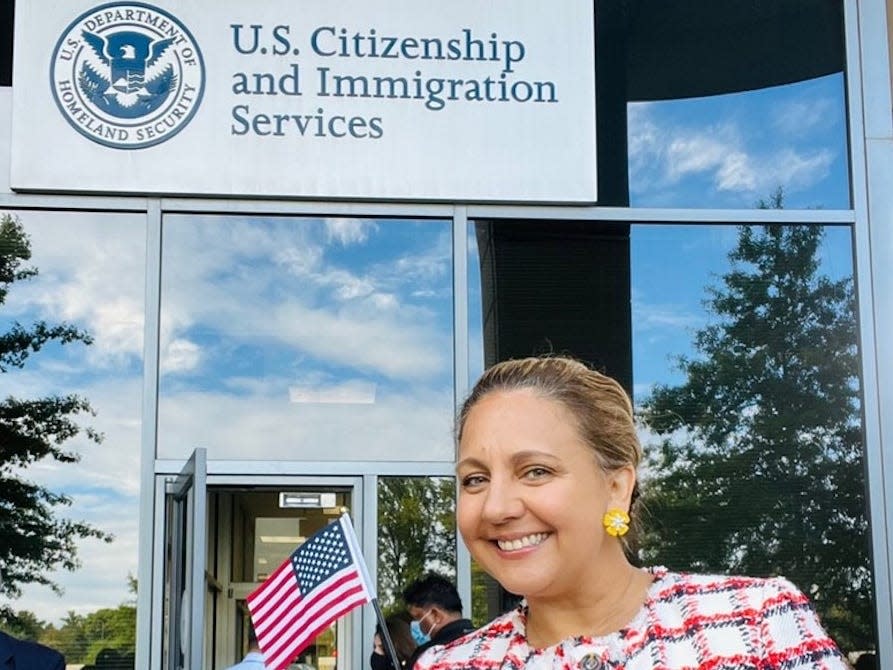 Carolina Peña-Alarcón at USCIS office