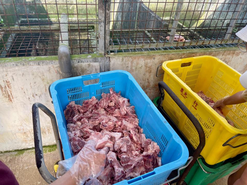 A basket of chicken meat.