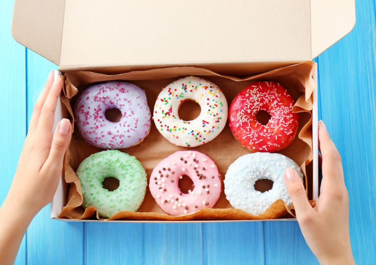 Doughnut bouquet bride