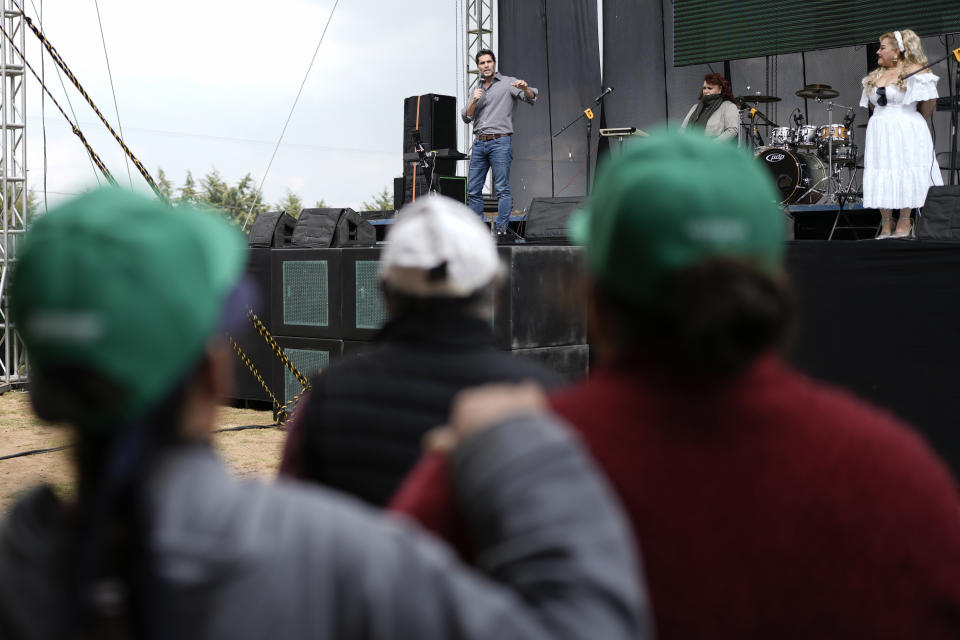 Presidential hopeful Eduardo Verastegui speaks during a rally to collect signatures to enable him to run as an independent candidate in the 2024 presidential election, in San Bartolo del Valle, Mexico, Friday, Nov. 10, 2023. While many Mexican politicians refrain from clarifying where they stand on religion, LGBTQ+ rights and abortion, the 49-year-old right-wing activist prays on TikTok and publicly claims that getting closer to God changed the course of his life. (AP Photo/Eduardo Verdugo)