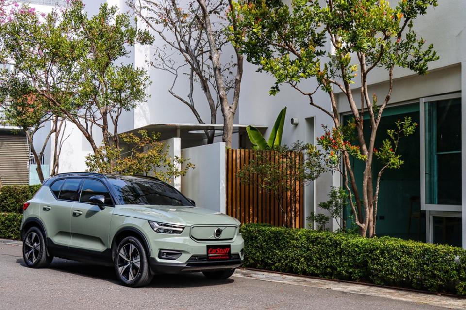 2022-volvo-xc40-recharge