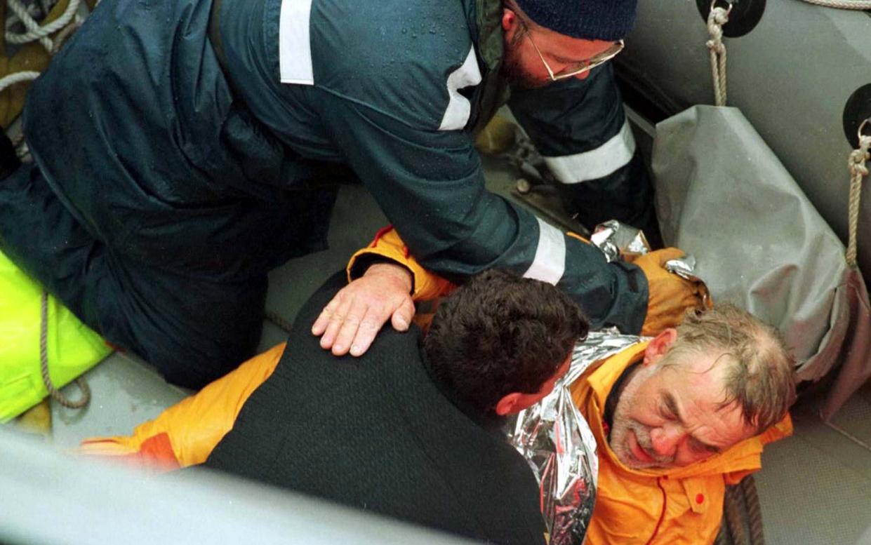 Tony Bullimore suffered mild hypothermia, frostbite on his forehead and fingertips, and moderate dehydration during his four-day ordeal