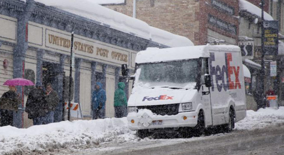 Un empleado de FedEx fue hallado muerto, congelado a la intemperie en una localidad del oeste de Illinois recientemente azotada por temperaturas gélifdas del orden de los -33°F. (AP)