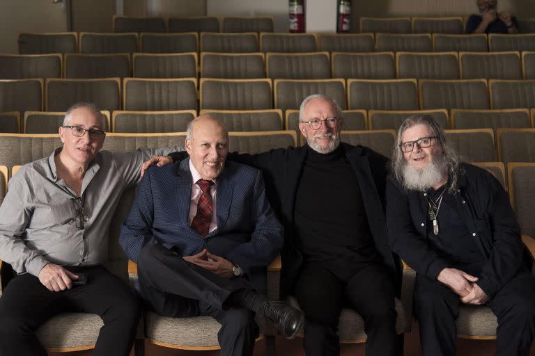 La reunión de los exmiembros de Arco Iris, para la primera proyección del documental sobre la banda