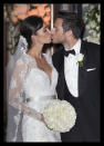 L'allenatore Frank Lampard e Christine Bleakley si baciano dopo il loro matrimonio nella chiesa di St. Paul, Knightsbridge, a Londra (Foto di Stephen Lock / i-Images - LaPresse)