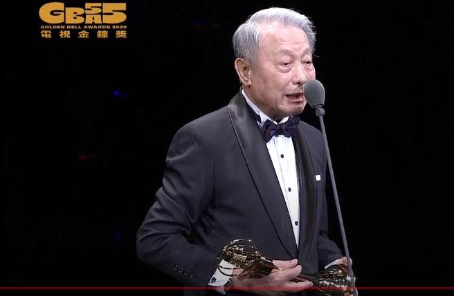 85歲阿公林義雄致詞謙遜又感人。(翻攝金鐘獎YouTube)