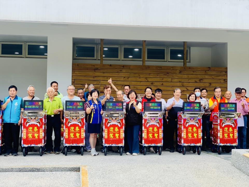 花蓮縣環保局響應淨零碳排，添購27台電子禮炮車，以減少實體鞭炮燃放帶來的污染。（圖：梁國榮攝）