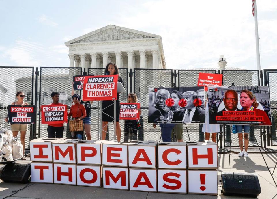 moveon delivers over 1 million member signatures asking congress to immediately investigate and impeach clarence thomas