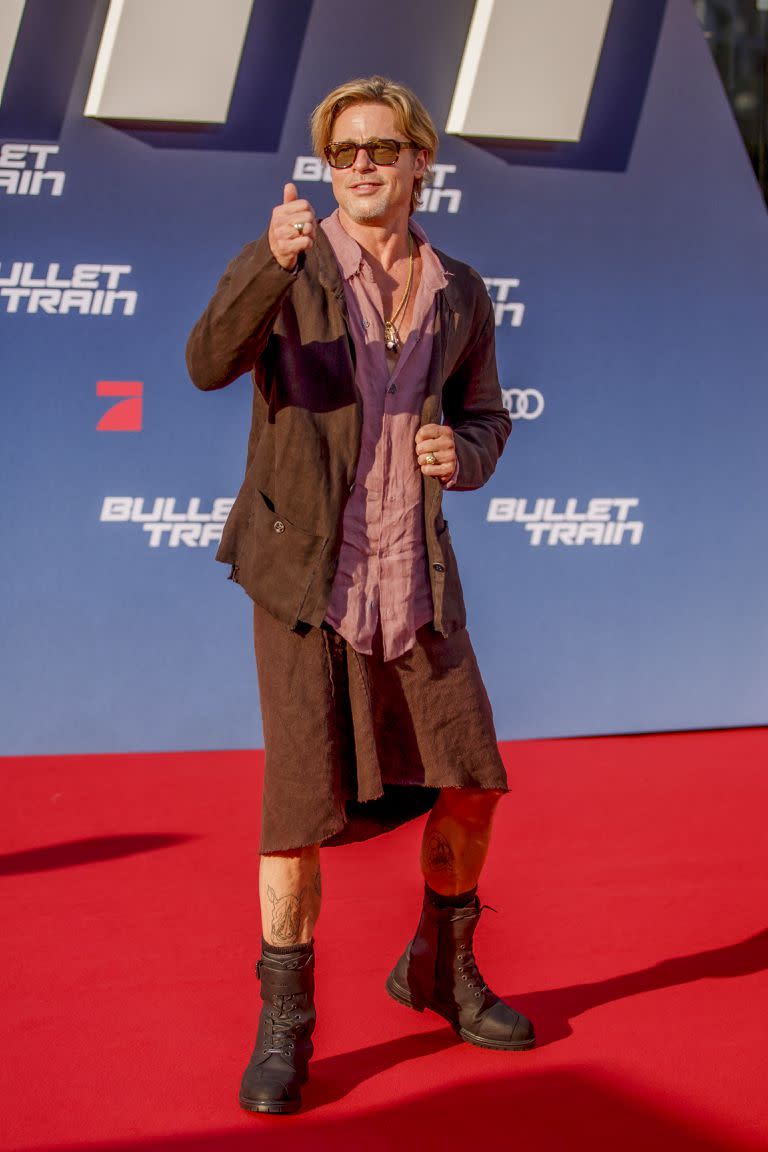 Brad Pitt recorre la alfombra roja en el estreno alemán de la película Bullet Train, en el Zoopalast, en Berlín