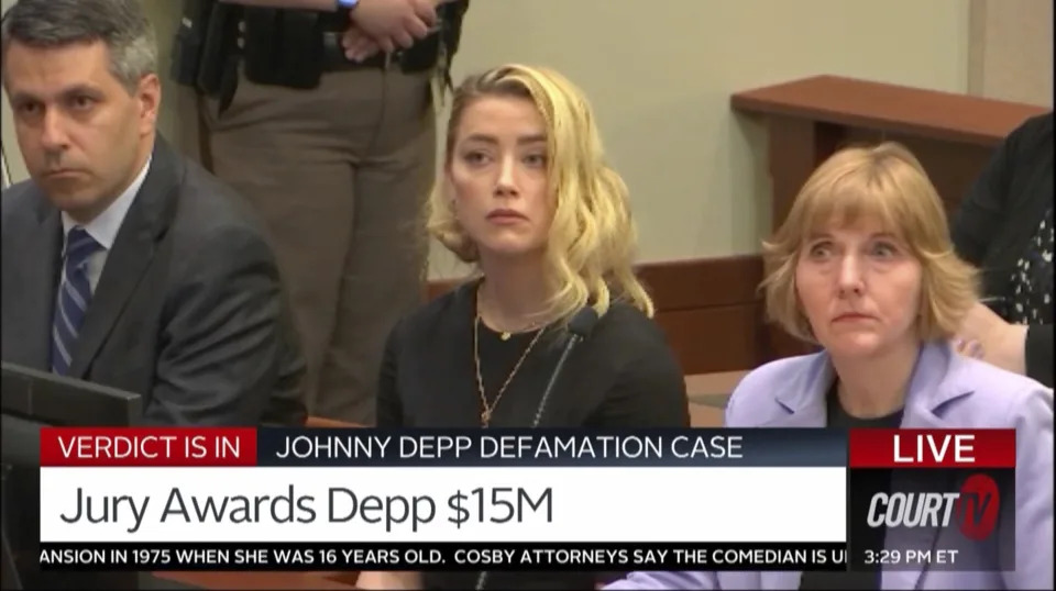 Así se veía la actriz Amber Heard en la corte en el momento de la lectura del veredicto. (Court TV, via AP, Pool)