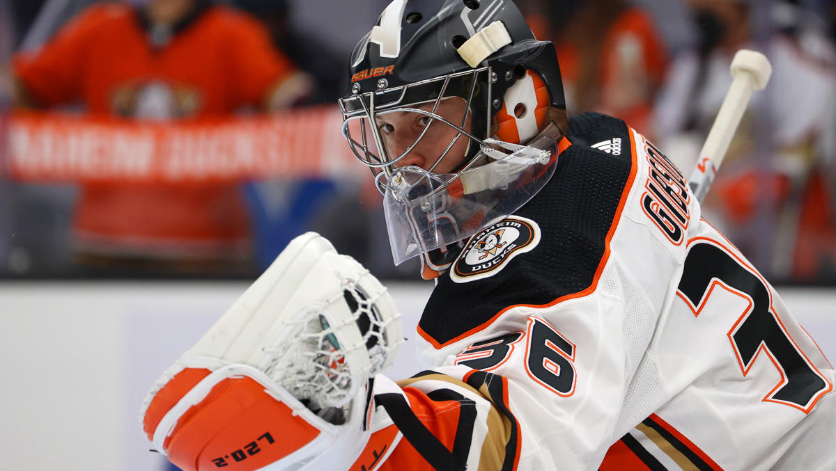 Ducks goalie John Gibson could use some support from offense - Los