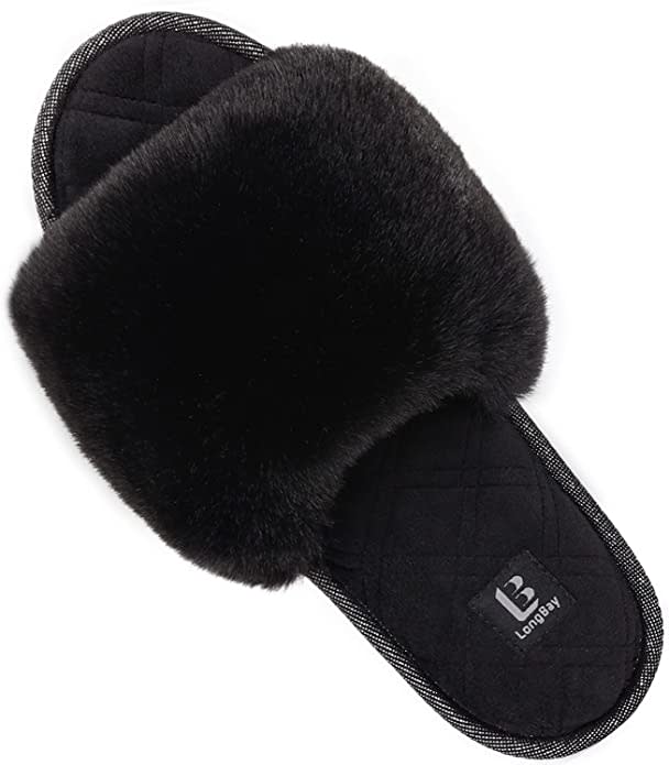 LongBay Women's Faux Fur Slippers. Image via Amazon.