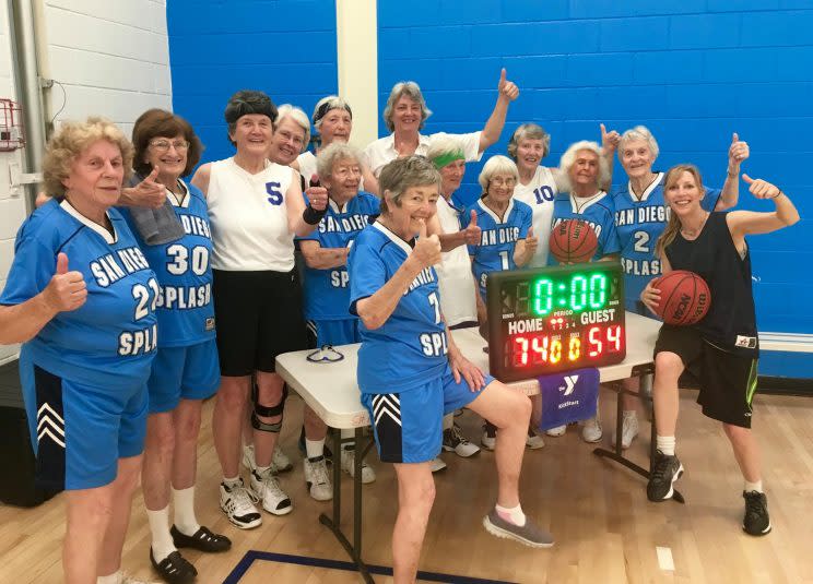 The San Diego Splash celebrate after qualifying for 2017 Nationals (San Diego Senior Women's Basketball Association - SWBA/Facebook)