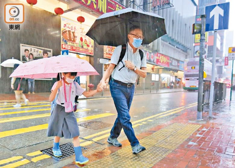 返工返學搵命博（黃仲民攝）