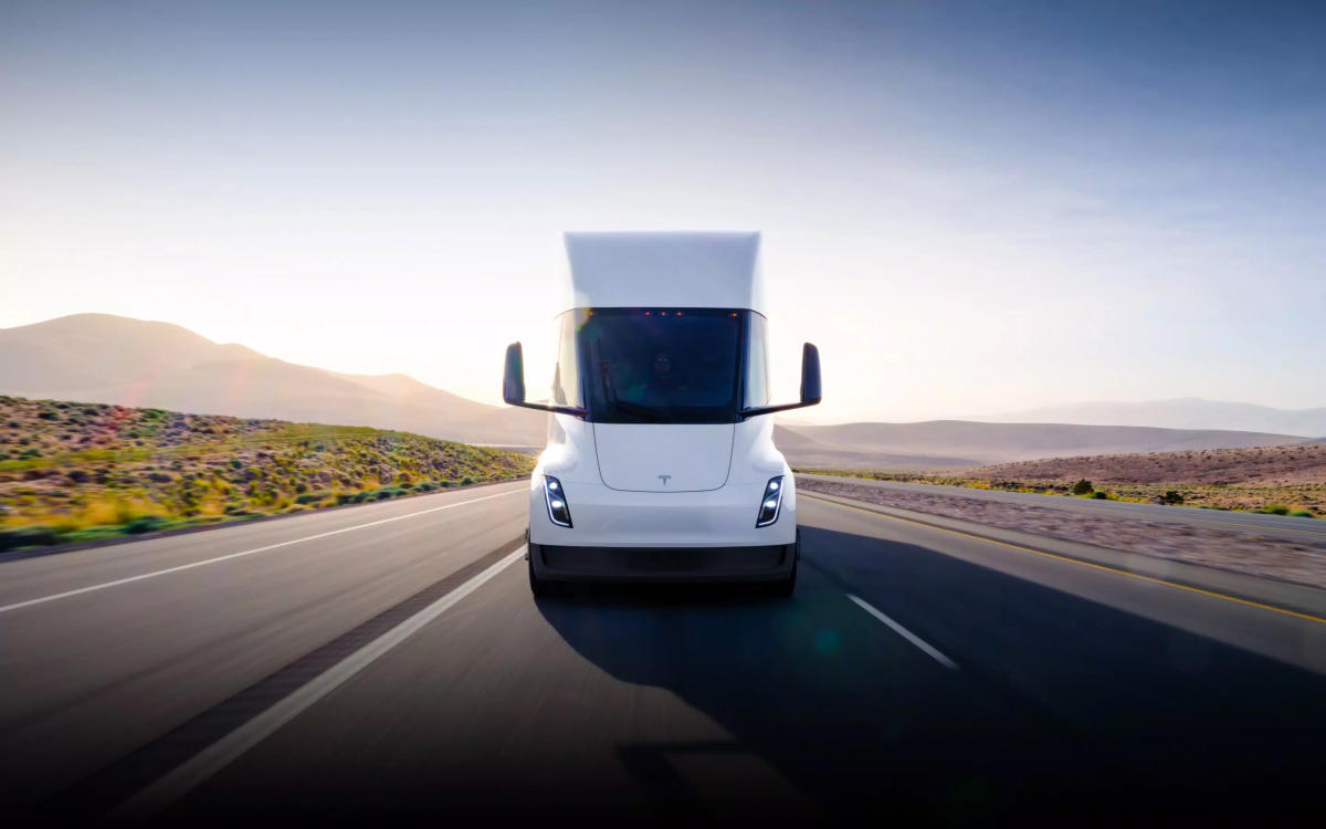 Tesla Semi truck coming in December, first deliveries to Pepsi