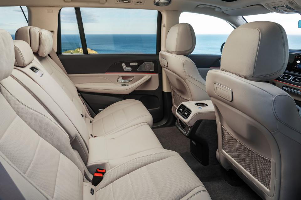 <p>The sunroof is 50 percent larger, and five-zone climate control is available. A set of 23-inch wheels is available on the GLS580, with 19s standard on the GLS450 and 21s on the GLS580.</p>
