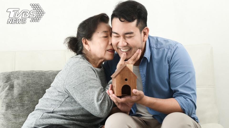 男子的理想型是「媽媽說要乖一點」。（示意圖，與當事人無關／shutterstock達志影像）