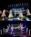 2NE1 successfully finishes their first show in the US