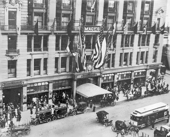1910 Exterior view of Macy's department store, New York City. Photograph circa 1910.