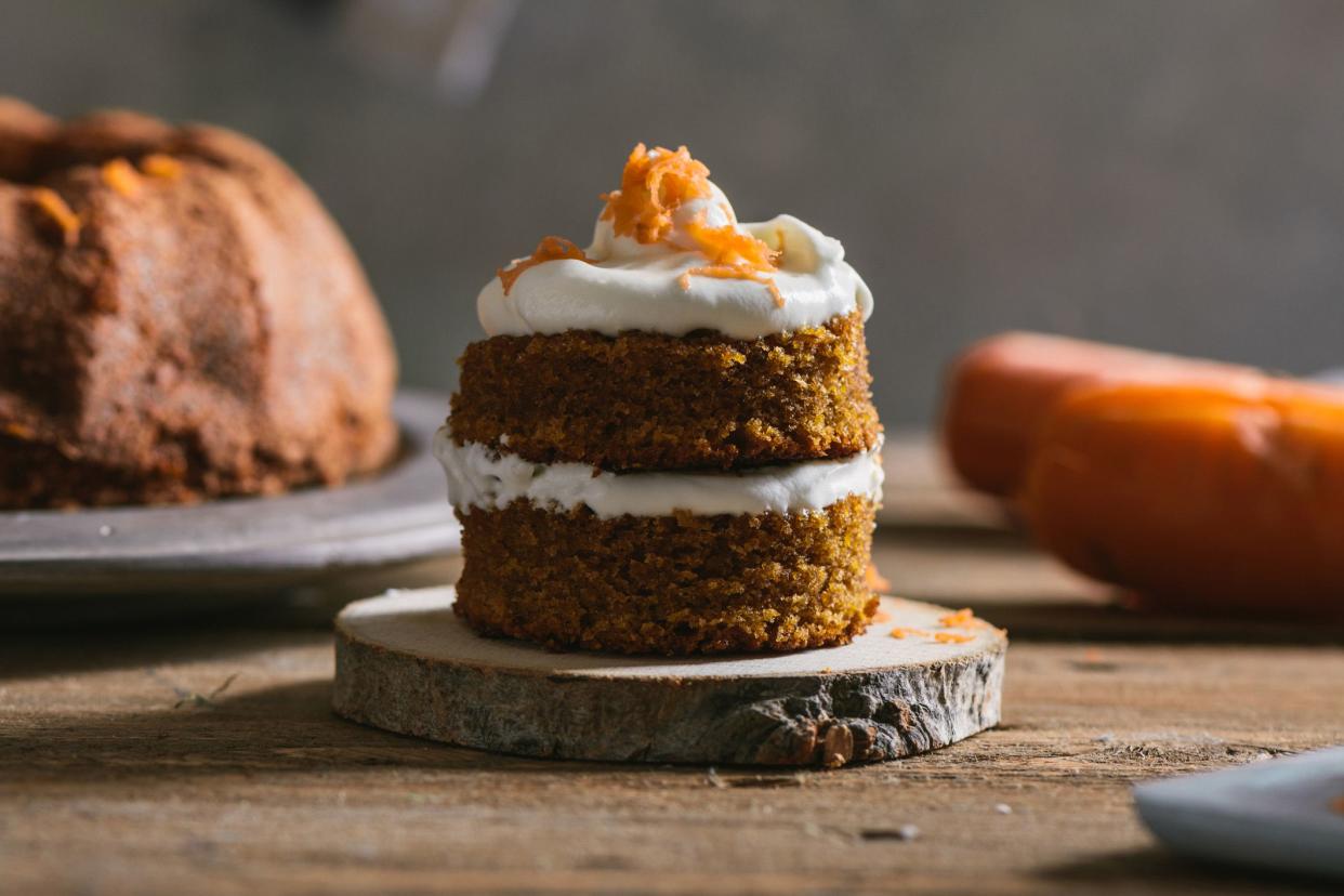 carrot cake towers